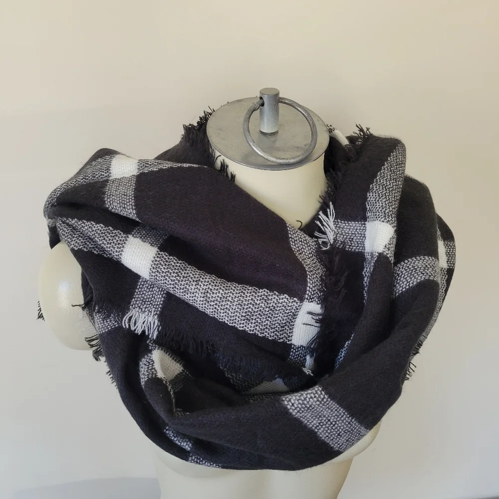 Cozy Oversized Fringe Trim Plaid Blanket Scarf